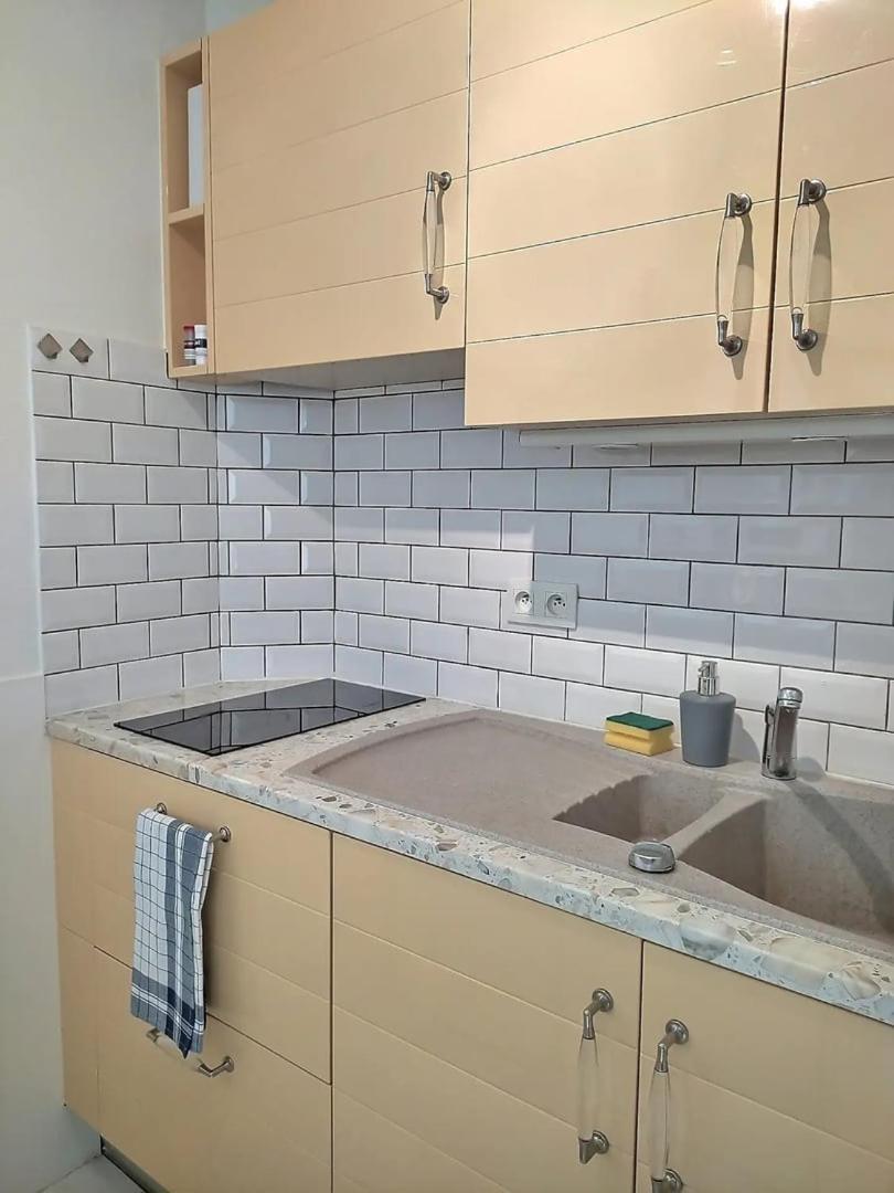 Le Travel - Appartement Equipe Proche Centre Et Yschools Troyes Eksteriør bilde